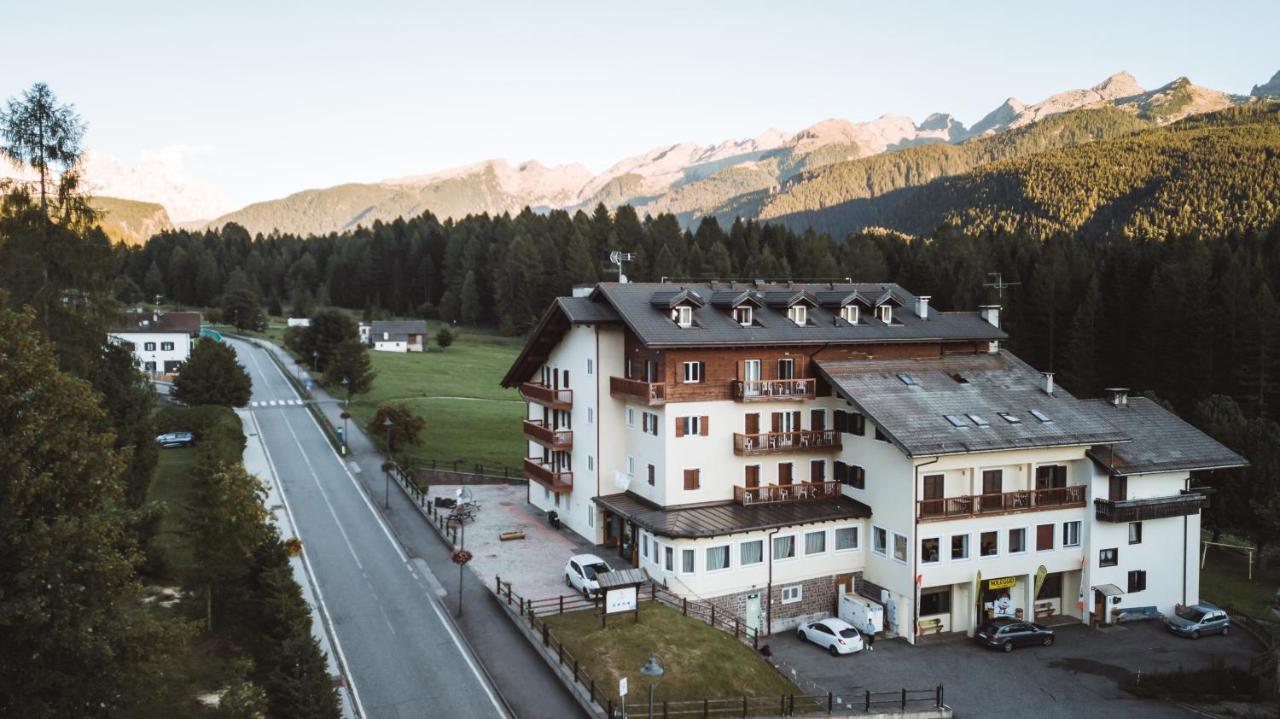 Hotel Bellamonte Predazzo Exterior photo